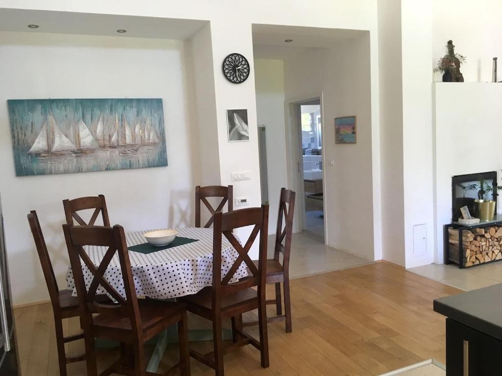 Holiday House Emc Умаг Екстериор снимка